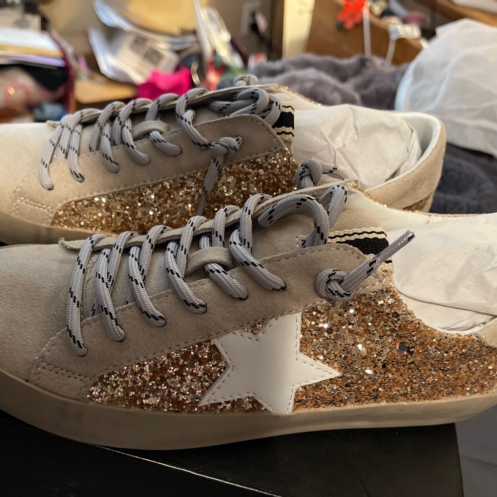 Brand New Shu Shop Rose Gold Glitter with White Star Sneakers Size 7.5